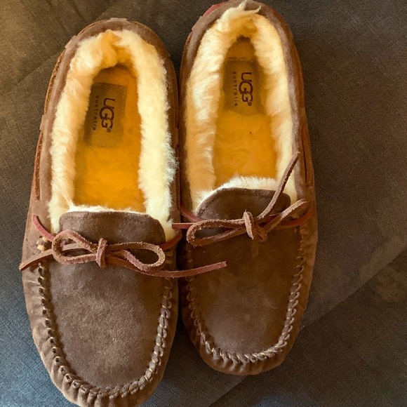 UGG Dakota Chestnut Suede Moccasin Slippers. Size 6 - Picture 1 of 5